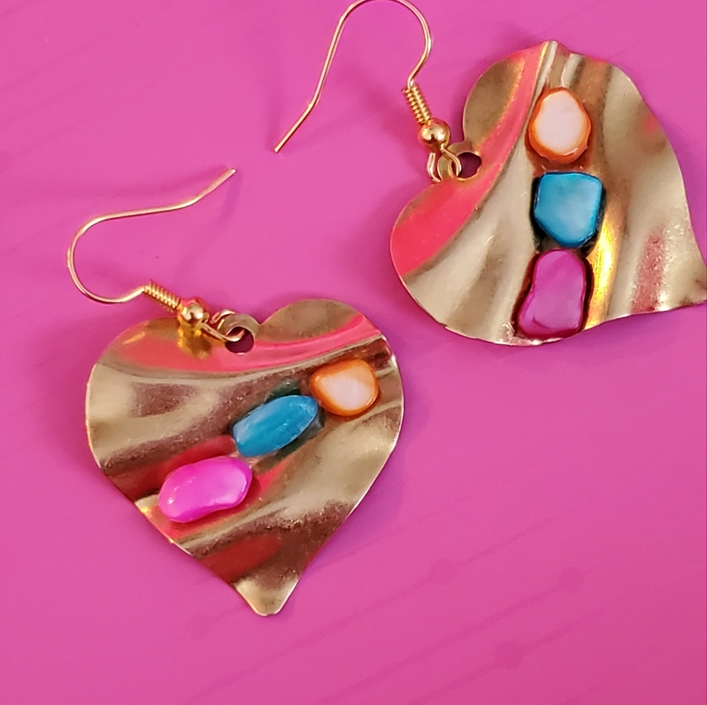 Earrings‎